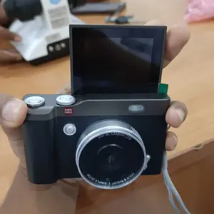 【COD】Kamera CCD, kamera selfie digital, kamera retro, kamera anti-goyang, mendukung selfie, kamera Vlog, layar 2,4 inci, dengan kartu 32GB