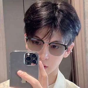 (กล่องฟรี)เปลี่ยนสีตามแสง + กระจก แว่นสายตาโลหะคุณภาพสูงสำหรับสายตาสั้นและสายตายาวพร้อมเลนส์สายตาแบบเปลี่ยนได้