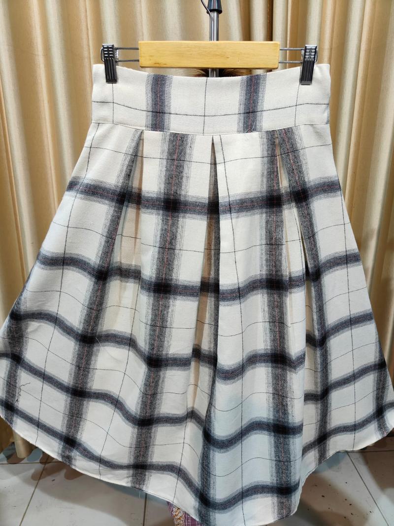 Product Introduction of ROK MIDI FLANEL WANITA/ ROK 7/8 KOTAK KOTAK 4