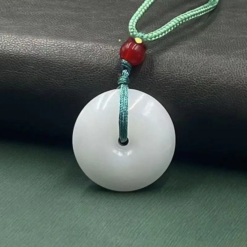 A-grade jade pendant for men and women, round jade pendant, ice glutinous jade pendant, neck pendant
