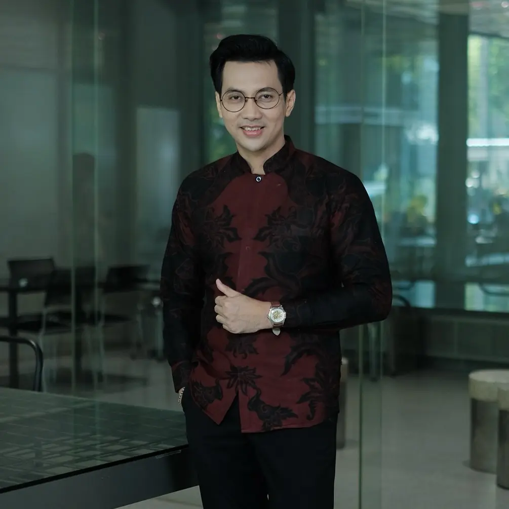 YUDHISTIRA Koko Batik pria lengan panjang kerah shanghai warna hitam maron full furing premium MARON Fit Slimfit Katun