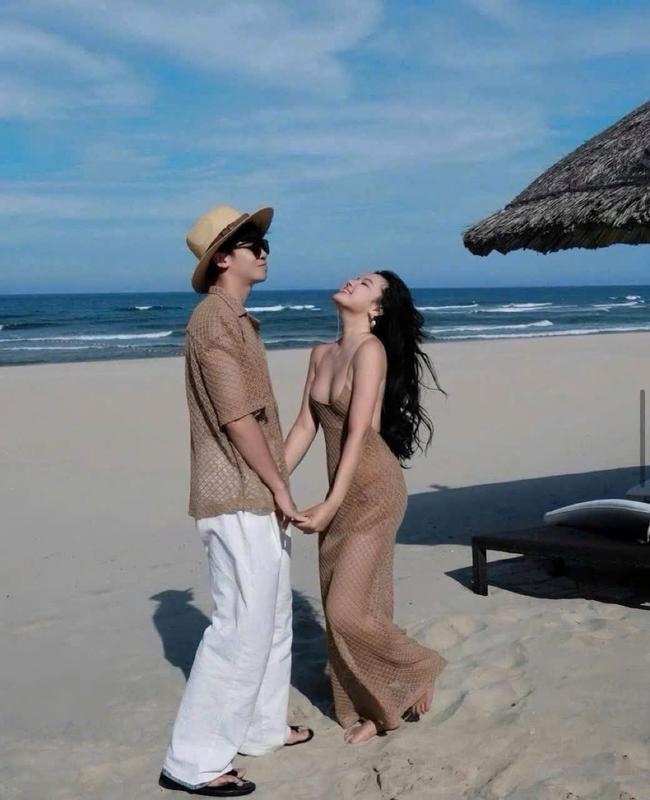 Set Đồ Đôi Đi Biển Nam Nữ Váy Body Kèm Áo Lưới B73