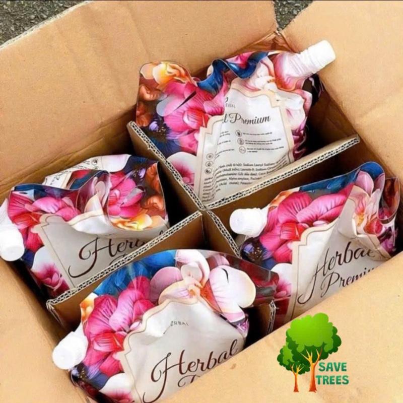    Giá Sỉ  1 Thùng 4 túi =12 lít  1 túi x 3 lít. - Nước giặt xả Herbal Premium hương nước hoa 2in1 Việt Nam - Làm sạch lưu hương thơm 