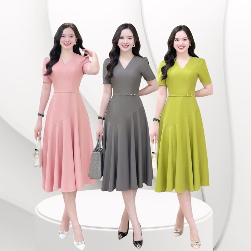  Đầm váy nữ thiết kế Nhật Vy Boutique cổ V cách điệu chiết eo phối cúc cao cấp xếp ly sang trọng chất liệu lụa hàn phù hợp công sở trung niên đi tiệc quà tặng vợ mẹ bigisze màu xanh xám hồng - D3325 