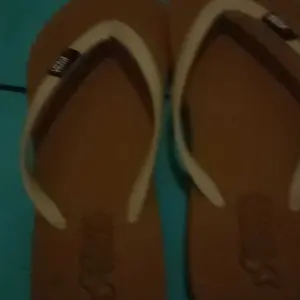 Hyperstreet Sandal Jepit Cewek Sol Moca Kualitas Premium Anti Slip Ukuran 36-40 Bahan EVA & Karet Nyaman Tahan Air