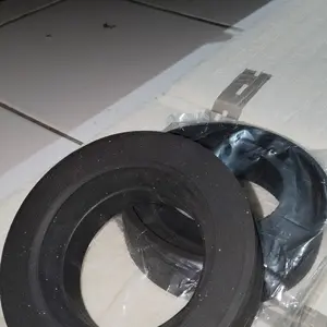 Karet Tatakan Bantalan Peninggi Per Keong Calya Sigra Belakang Set Kanan Kiri Bahan Ban Motorcycle