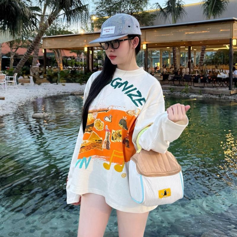 Áo thun cotton tay dài form Boxy định lượng 270gsm cổ nhỏ với hình in độc đáo Nam Nữ