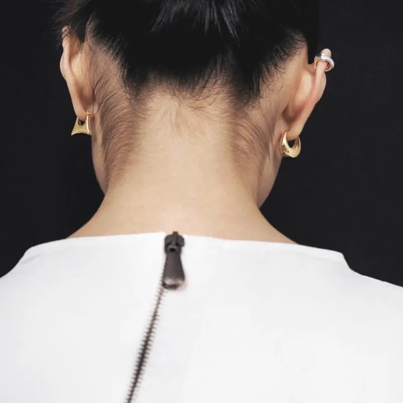 One Curve Earcuff in 925 Sterling Silver and 18ct Gold Vermeil 3