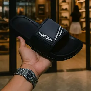Sandal Pria Hitam dengan Desain Nyaman dan Tahan Lama untuk Aktivitas Sehari-hari