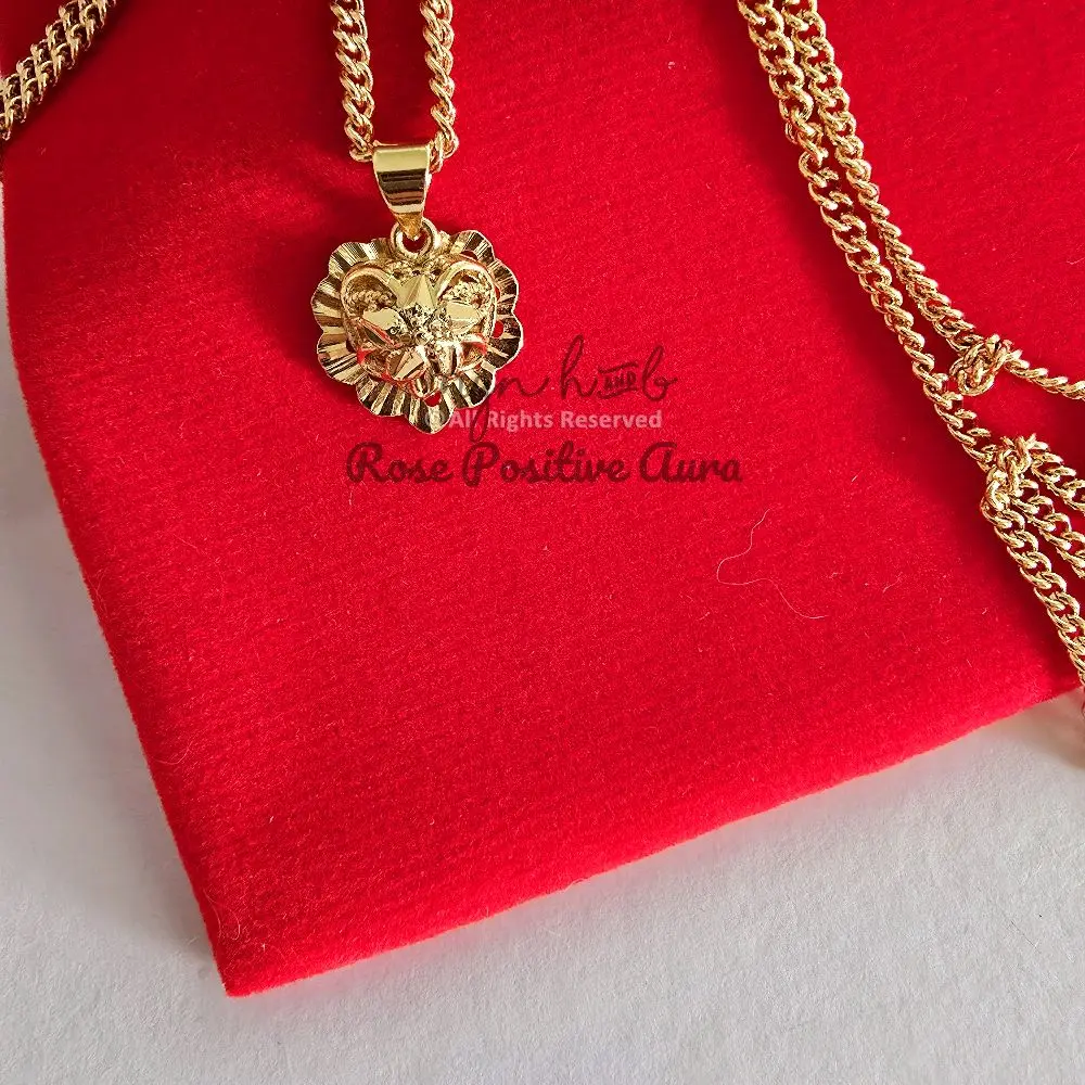 Necklace set with pendant. s hook engraved / chop