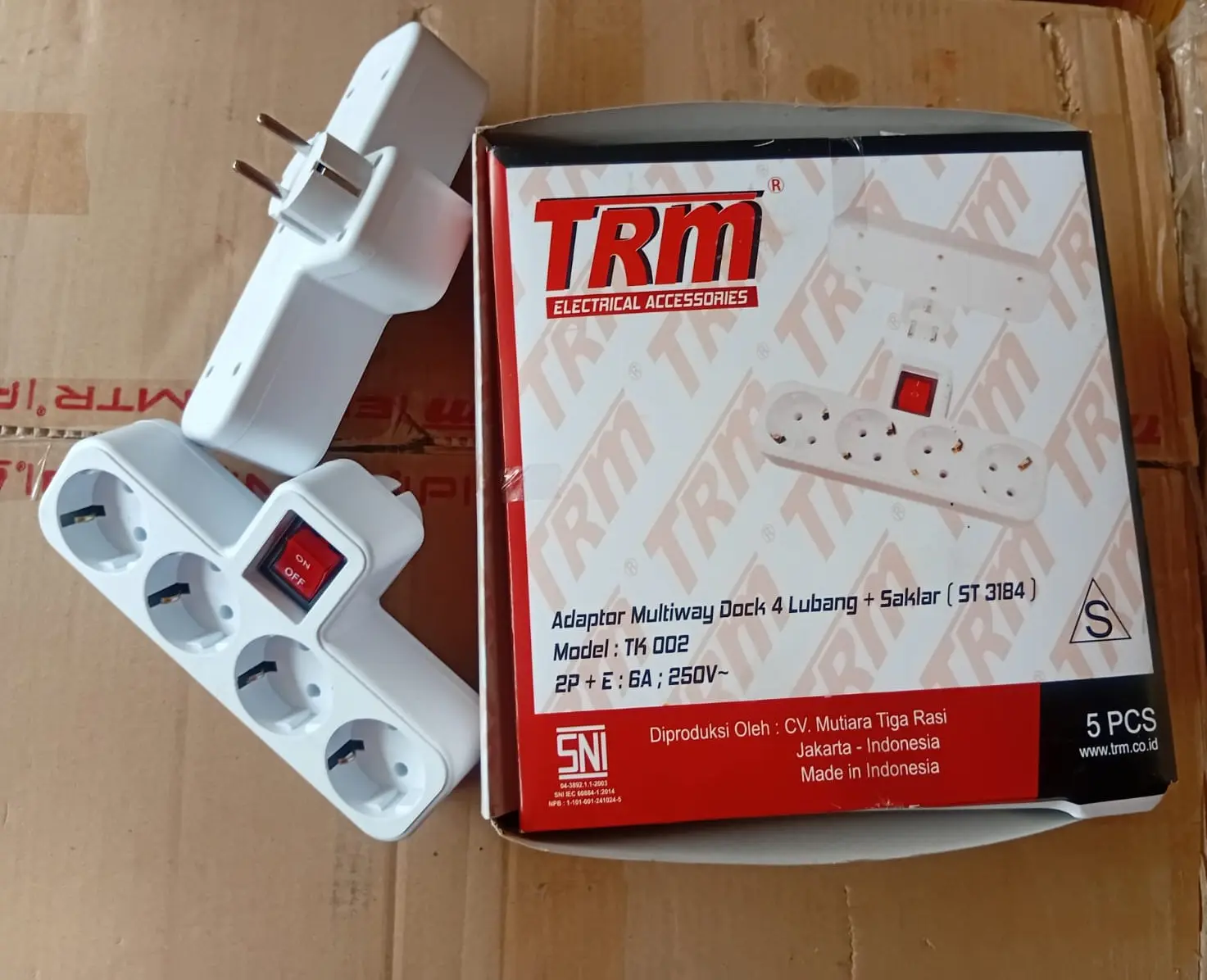 TRM T Multi Arde Stop Kontak Arde + Saklar SNI T cabang steker listrik