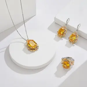 IS17Y Gaya istana retro Italia Pisces bermain dengan teratai yang dihiasi dengan anting-anting liontin batu permata berwarna daun teratai berlian kuning yang mempesona, cincin terbuka