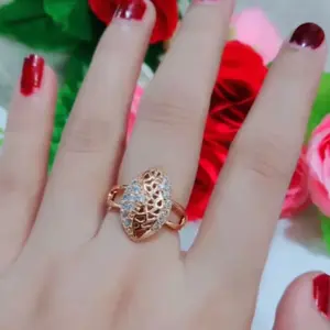 Perhiasan Wanita Cincin Titanium Motif Permata Oval Terbaru 2025