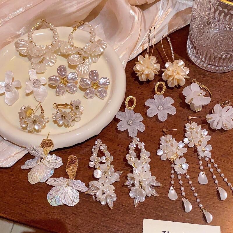 [ LYNA ] Bông Tai cánh hoa Ngọc trai. Tua rua bánh bèo cho Nữ