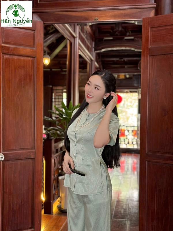 Hân Nguyễn Áo Bà Ba - B.A145 - Bộ Áo Bà Ba  Tay Ngắn Gấm Vân Xước ( QUẦN GẤM XƯỚC ) Cổ Tròn Nút Bọc Cài Nút