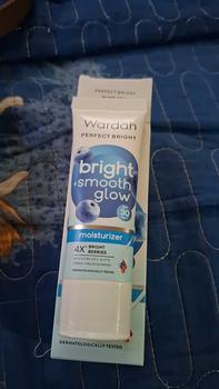 Product Review of Wardah Perfect Bright Moisturizer Bright + Smooth Glow SPF30 20ml - Hydrates, Nourishes ,Blurs Acne Scars, Moist Skin from R**i G**i 0