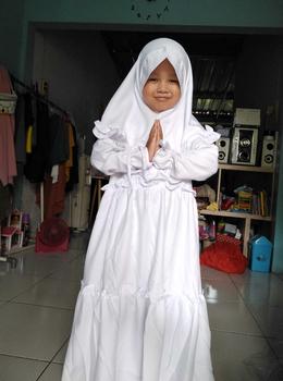 Product Review of Hana Gamis Anak Perempuan Set Hijab / Gamis Putih Anak Manasik Haji / Baju Lebaran 2024 Anak Cewek from A**n 0