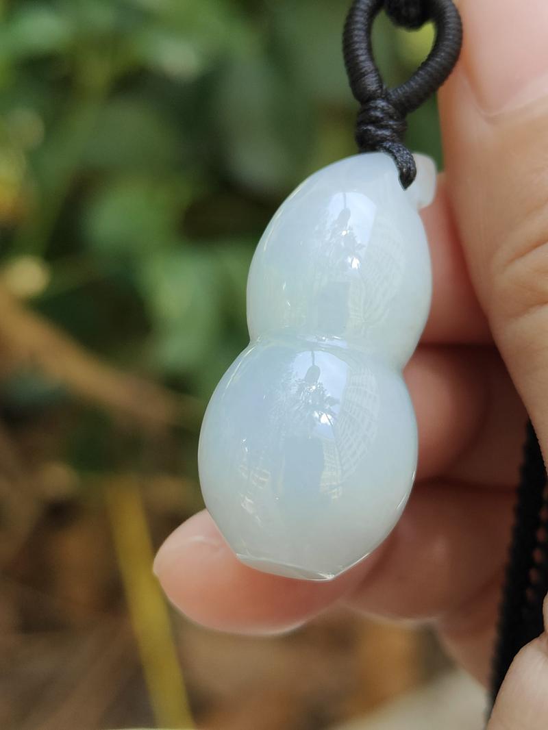 Product Introduction of Kopitiam Blessing Natural Type A Jadeite Gourd Pendant (Sku: pendant437) 9