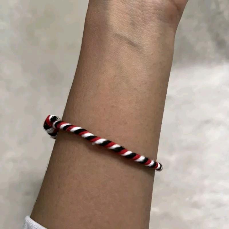 (isi 2) Gelang Tridatu Serat Emas 2 Layer Tali serut Handmade Khas Bali - Bracelets gelang tridatu keberuntungan tolak sawan tolak bala harga termurah 2 layer serat sedana ukuran tali 2mm Aksesoris 1