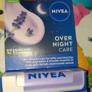 NIVEA Lip Care Mix Pack - Lip Balm Day Caring Color Rose with Sun Protect SPF30 & Lip Balm Overnight Care 4.8gr - Melembapkan dan merawat bibir di pagi dan malam hari 24 jam