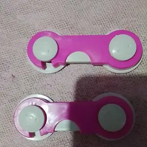 Stiker Sticker Baby Safety Lock Pintu Lemari Kulkas Baby Protector Bayi Set Kunci Kecil Pengaman Pelindung Pengunci Furniture Penahan Perabot Pintu Jendela Laci Kulkas Lemari Pakaian Pengait Pintu Laci Safe Lock dari bayi Hewan Peliaraan Serbaguna