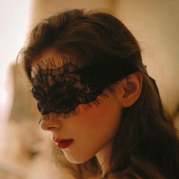 Product Introduction of Romantic Lace Mask Female Half Face Ball Party Sexy Black Eye Mask Halloween Props Princess Adult Mask 2