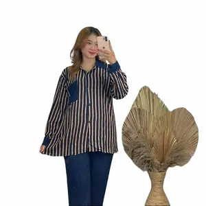 ONE SET CASSANDRA SETELAN WANITA BUSUI ONE SET CELANA PANJANG MANSET KANCING SETELAN RAYON BAJU WANITA LD 110 Casual Kerah Santai Nyaman Tebal Lembut Garis Pendek Motif Variasi Karet Hitam Doll