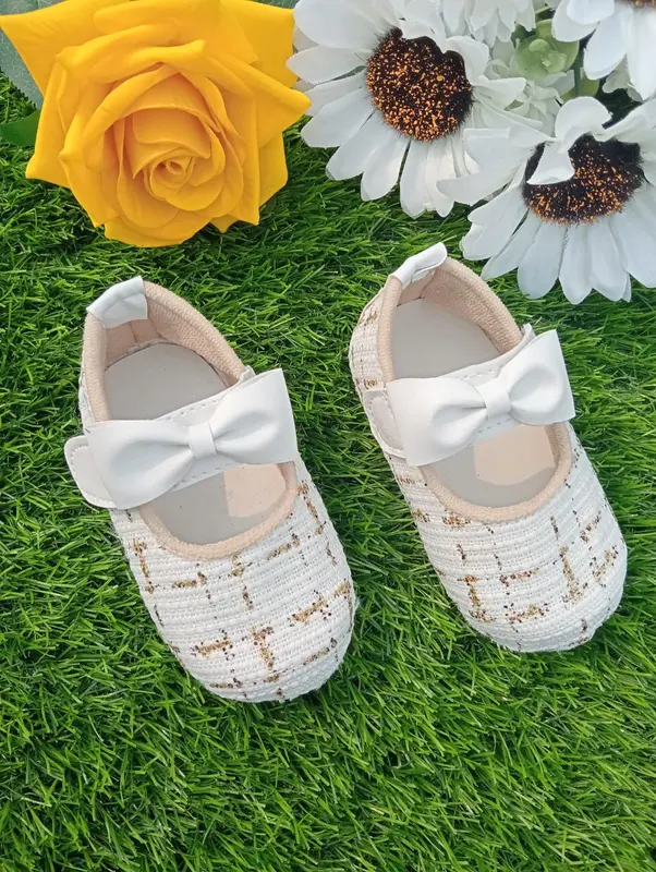 SEPATU PREWALKER BABY PREMPUAN MOTIF PITA GARIS UNTUK USIA 0-12 BULAN 1