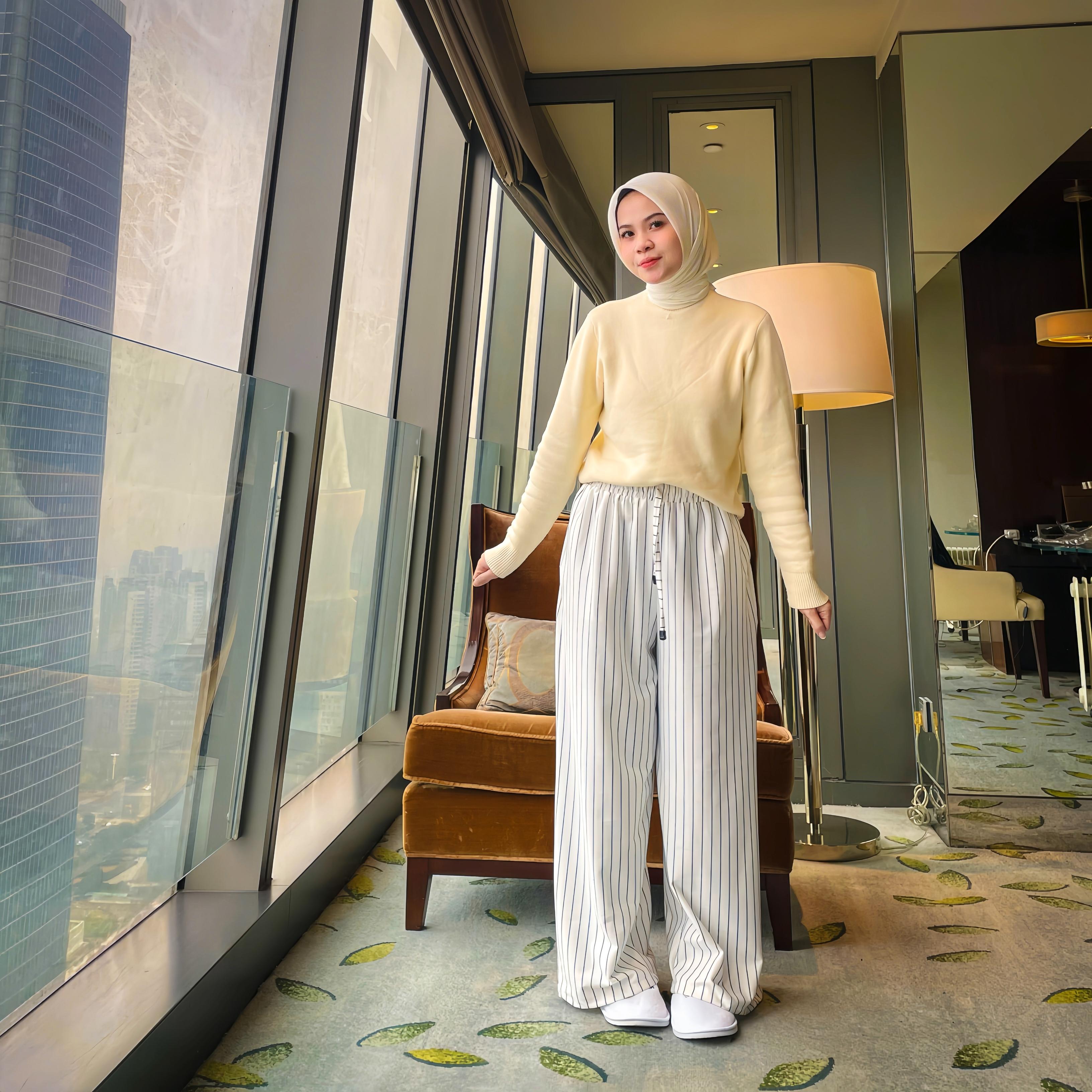 NCES NINA X HYLE - Everyday Pants Stripe Bangkok Celana Panjang Wanita Baggy Loose Basic Motif Garis Salur Formal Casual NCES NINA X HYLE - Everyday Pants Stripe Bangkok Celana Panjang Wanita Baggy Loose Basic Motif Garis Salur Formal Casual