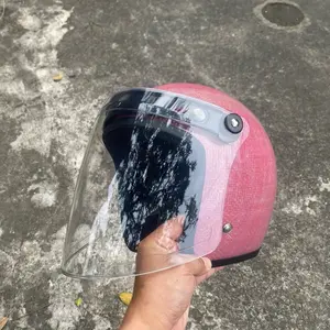 Helm Slimhead TX500 RAW warna Biru dan Pink menggunakan kaca venom motorcycle