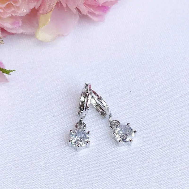 Anting anak tintanium silver motif gandul mata satu perhiasan wanita terbaru anti luntur Costume
