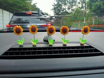 Product Review of Lucu bobblehead bunga matahari ornamen mobil bunga segar konsol tengah mobil ornamen kaca spion from H**i R**i 0