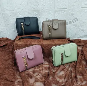 DOMPET LIPAT WANITA KELLY 13 x 10  Hitam Uang Kartu