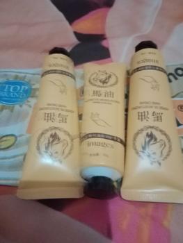 Product Review of PAKET 3 PCS Images Hand Cream horse Oil Krim Pelembab Tangan Kering from S**i S**5 0