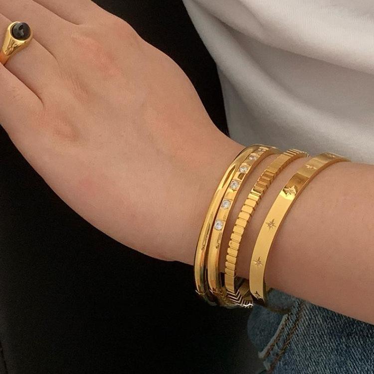 Product Introduction of High-Grade Stainless Steel Zircon Metal Bracelet Female Niche Retro Personality Simple All-Match Elegant Fashion Bracelet 1