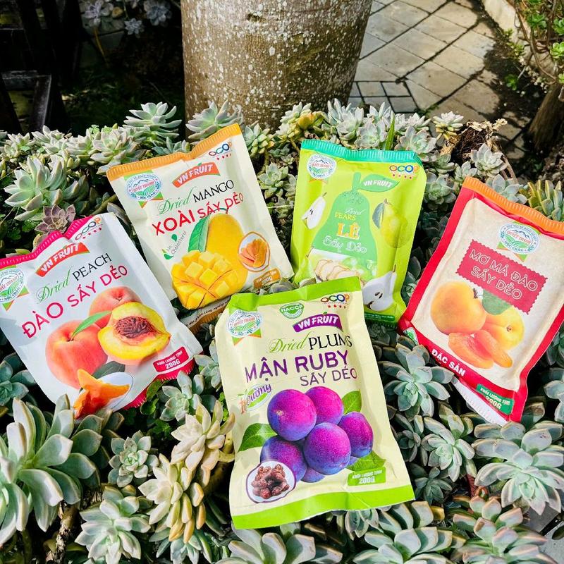 combo dâu tây , đào , Mận, mơ, Xoài sấy dẻo mộc châu sơn la Ăn Vặt Food Snack Nho Chua