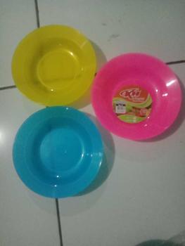 Product Review of piring crystal no 6 / piring mini / piring kecil / piring tatakan gelas / piring kue ultha / piring plastik warna warni Biru Kuning from u**r 0