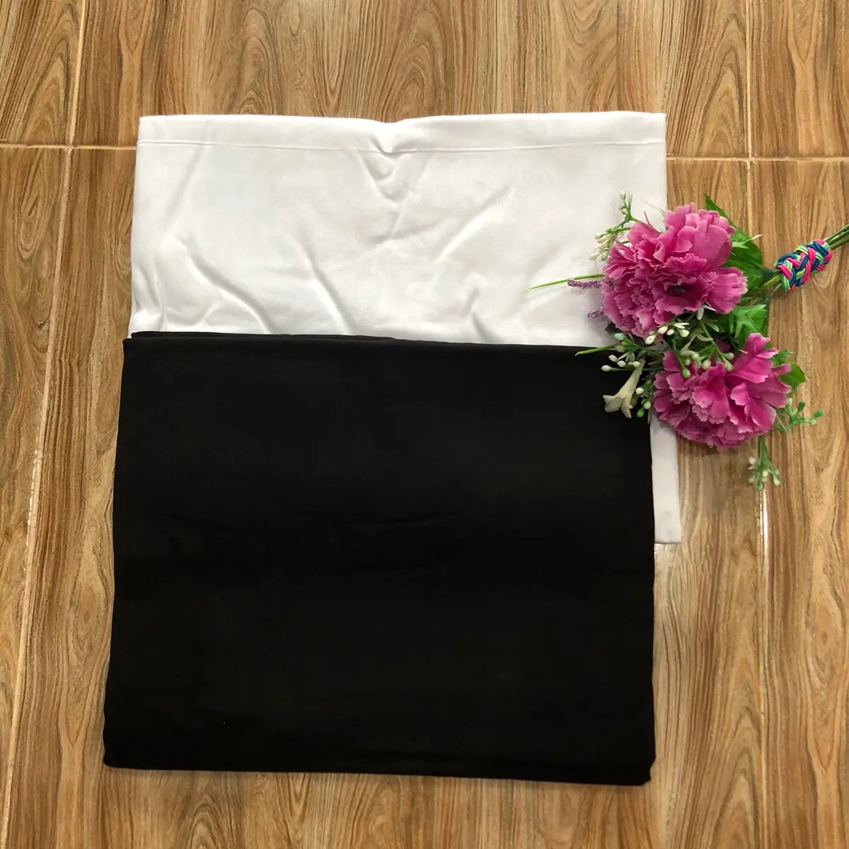 Kamen polos lembaran hitam katun/putih katun