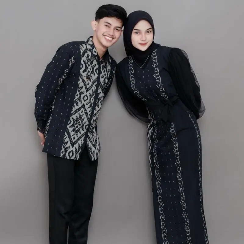 BAJU TENUN COUPLE KONDANGAN KEMEJA DRESS PASANGAN KELUARGA NEW PADMA BLACK DRESS DAN KEMEJA Wanita Pasangan Hitam Panjang Sarimbit Atasan Setelan Katun Dewasa Baju Lebaran Polos Remaja Keluarga Gamis Pesta Batik 2