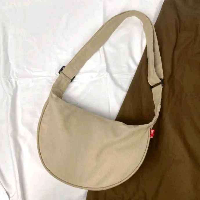 Tas selempang kanvas trendy/tas pria wanita kekinian elegan dan terbaru Canvas Hitam