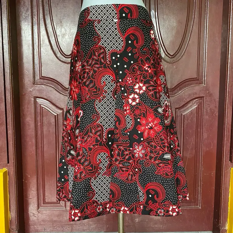 Rok Batik 7/8 Katun Lebar Model Pecah 8 Modern / Pakai Puring di Dalamnya Pinggang Karet / Bawahan Batik Panjang 1