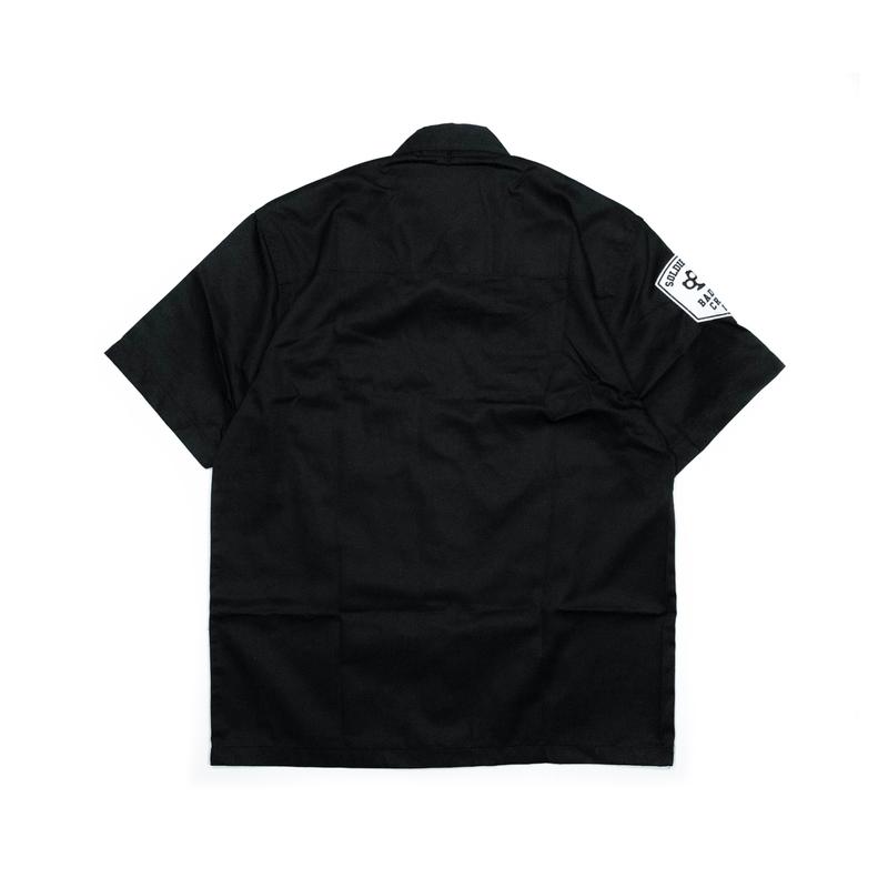 Soldierside Familia Workshirt "TheCREW" Hitam Bordir Putih-Hitam WS197 Kancing Simple kemeja pria  skena 1