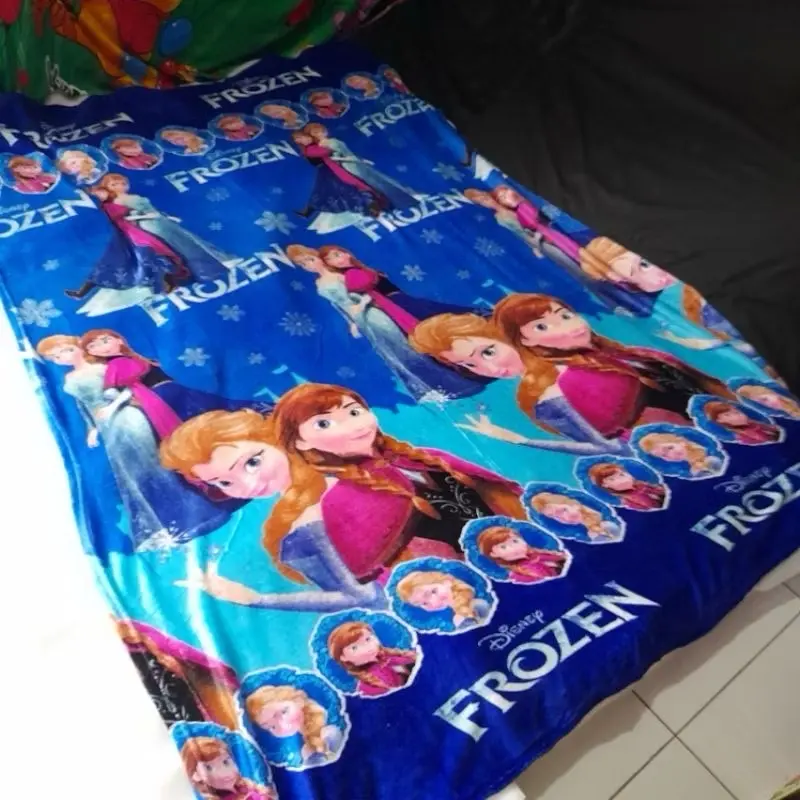 Selimut bulu Tidur Anak Karakter frozen biru Ukuran 140x190 Terbaru 0