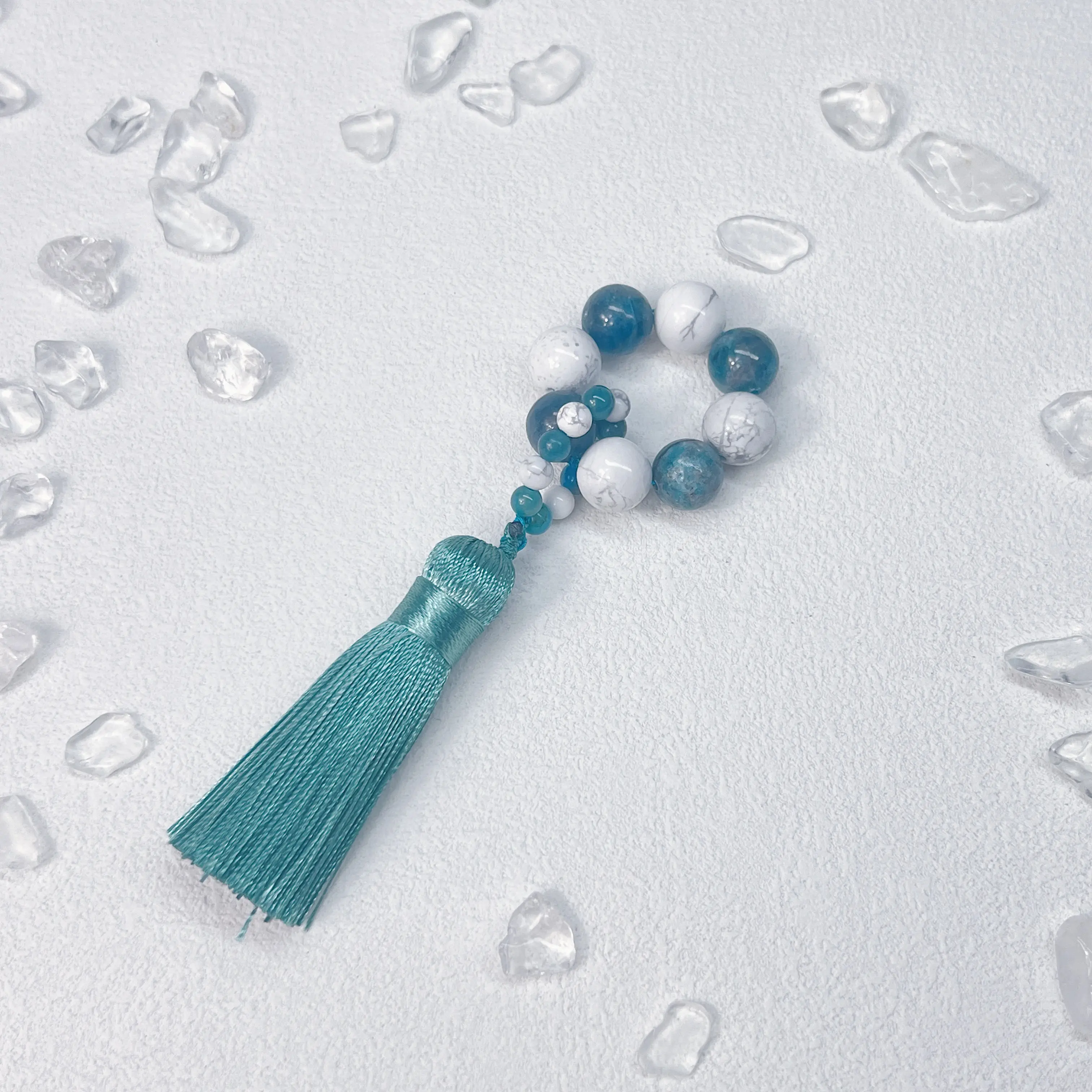【OwniCrystals】White Howlite Blue Labradorite Tassels Natural charm crystal fidget hand-twist beads unisex