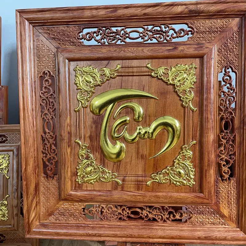 Tranh chữ tâm việt  , Tâm Hán kích thước  61x61 x3 chất  liệu là gỗ hương đá 0