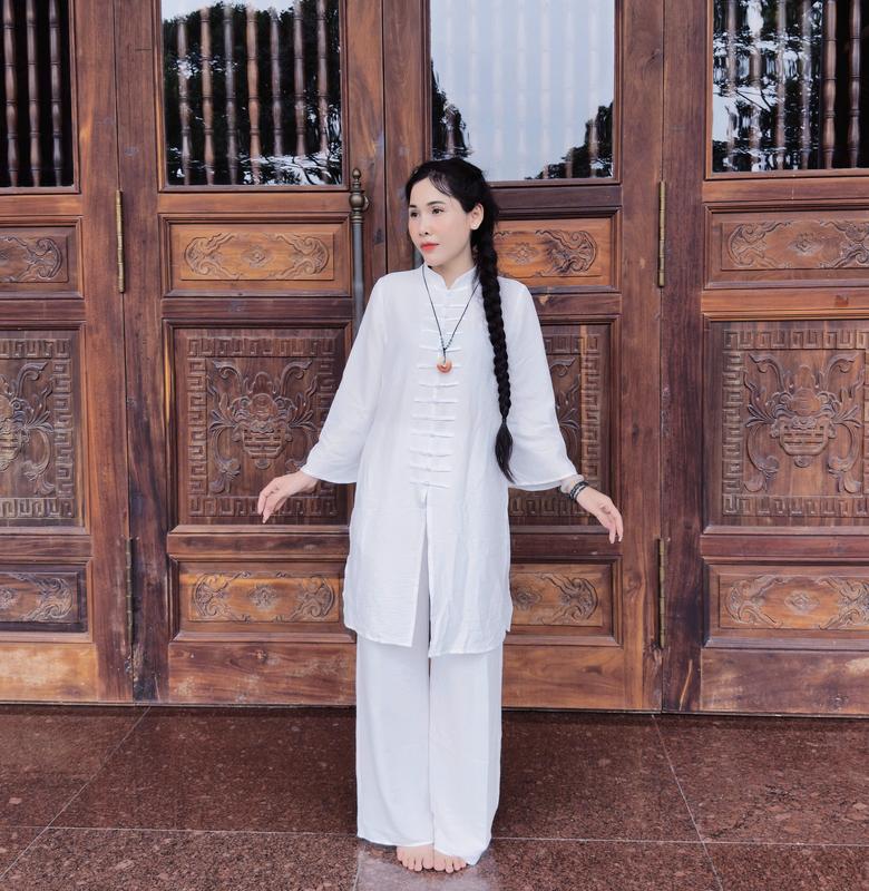 Bạch Dương - Bộ Pháp Phục Lễ Chùa Nữ Bigsize Dáng Dài Xẻ Tà Nút Cài Thanh Lịch HyHy