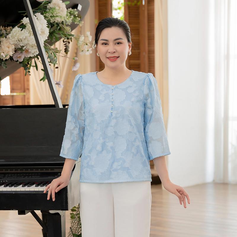 GUMOM Áo Kiểu Trung Niên U50 U60 Cao Cấp Cổ Tròn Tay Lỡ Thêu Hoa Sang Trọng Cho Nữ - Women Nhung Kem Nho