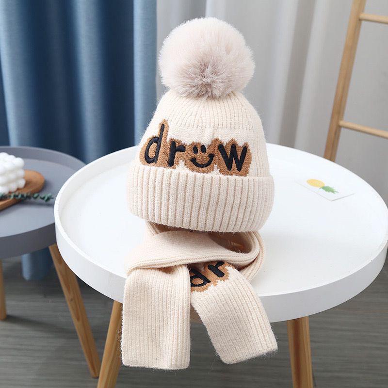 Product Introduction of Bộ Mũ Khăn Quàng quàng cổ Chữ Pompom, Thiết Kế Dễ Thương, Thích Hợp Cho Mùa Đông, Ấm Áp Và Dày, Cho Bé Trai Và Bé Gái Trẻ Mới Biết Đi, Mũ Len, Chống Gió Ngoài Trời, Bao Gồm Khăn Quàng Cổ Và Mũ Cho Trẻ Em 8