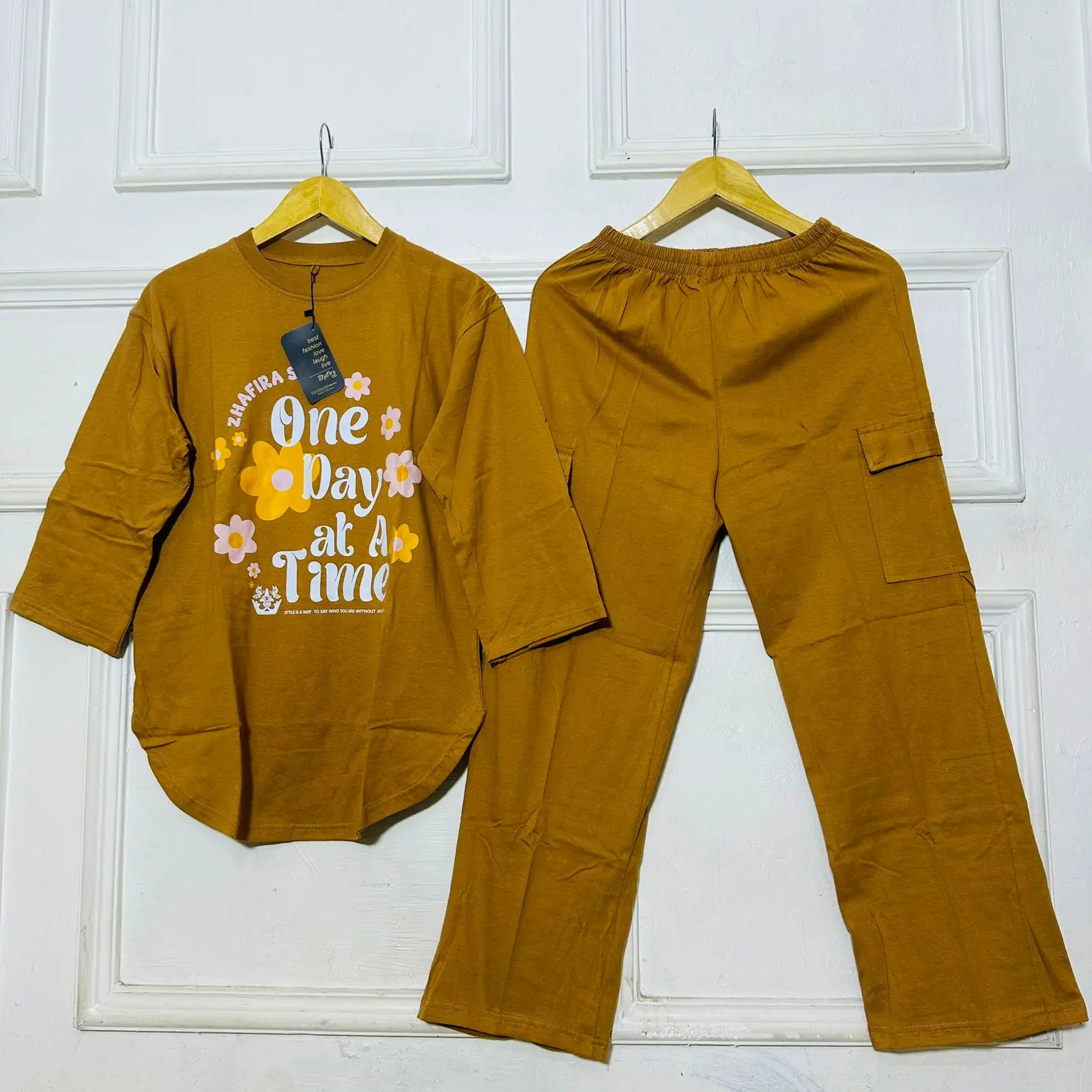 Setelan Baju Kaos Celana Kulot Cargo Panjang Combed Wanita One Day Terbaru, Atasan dan celana