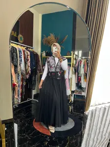 Rok Tutu Anti Nerawang Cocok untuk Acara Pesta atau Formal dengan Desain Elegan dan Warna Hitam yang Menawan